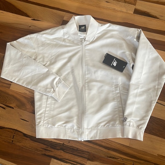 New Balance Jackets & Blazers - New Balance ivory workout zip jacket